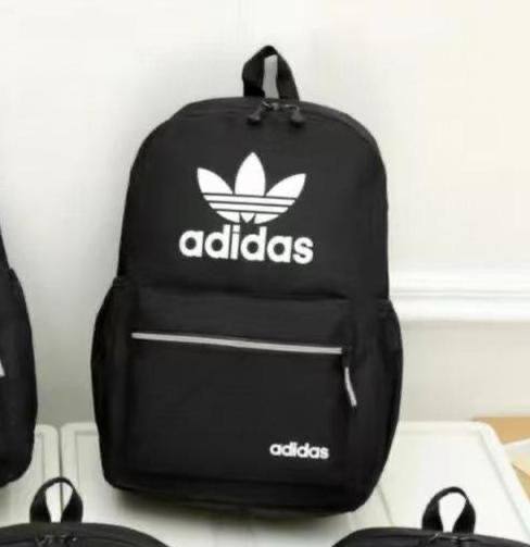 Sport Bags
45*31*5cm
45 dhs❣️

Zain17
♥️♥️♥️