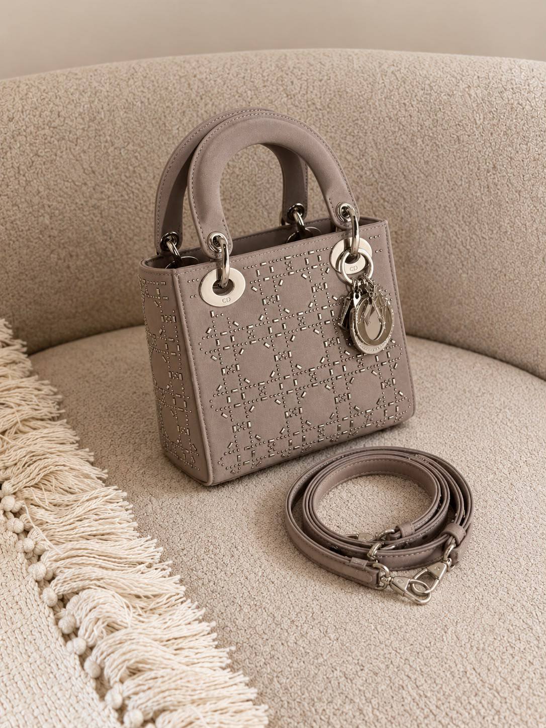 Chanel 
Dior

SUPER MASTER QUALITY 
AVAILABLE 

For Price 👇 WhatsApp✅
0568585901 
0507557372
0552275751 Owner Zain 👌

Zain322
♥️♥️♥️