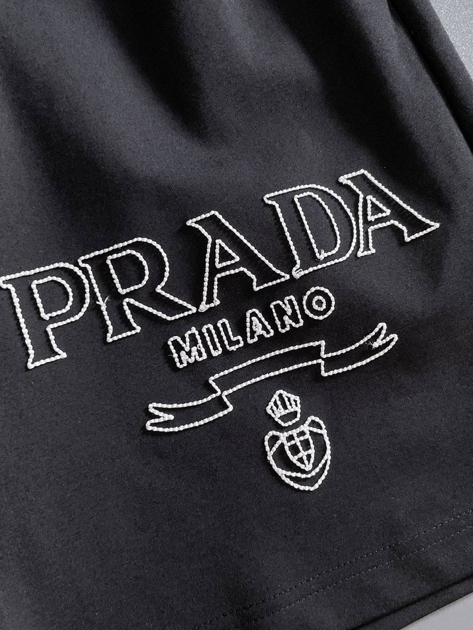 PRADA

Super Master quality

Sizes: M L XL 2XL 3XL 4XL

280🇦🇪🇦🇪

Zain330
♥️♥️♥️