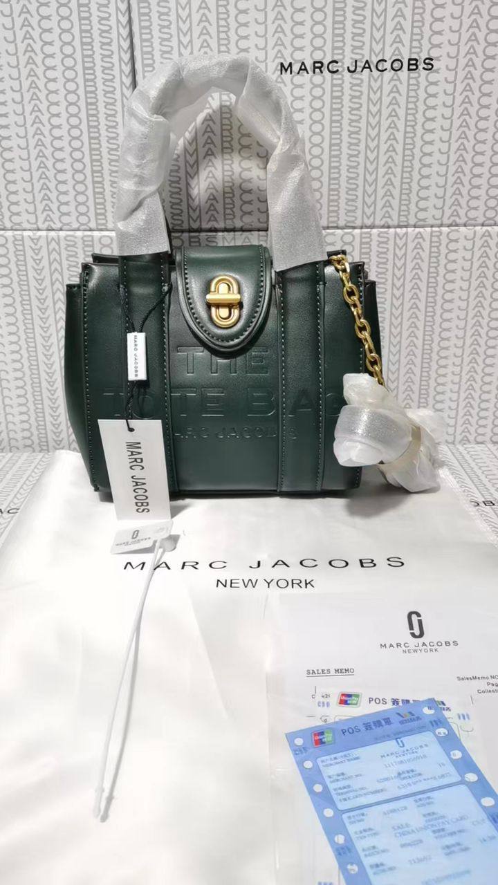 Marc Jacobs
115 dhs❣️
SIZE：18cm
High-quality 

with box
🎁🎁🎁

Zain35
♥️♥️♥️