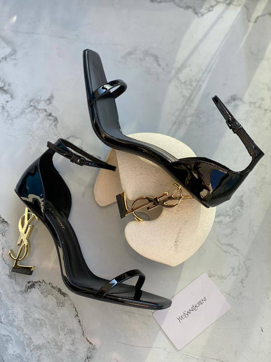 Ysl
AAA master quality 
Size 36…….40 
450 dhs✅

Zain180
♥️♥️♥️