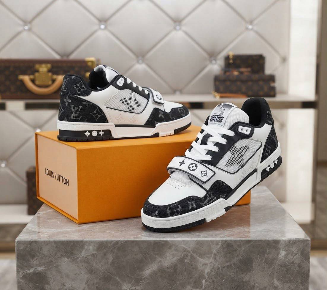 LV 
Man Shoes 

110 dhs🇦🇪

Size: 40-44🎉

Zain40
♥️♥️♥️