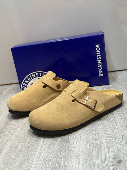 BRKAINSTUOK
LEATHER SLIPPER 
GOOD QUALITY 
*105 DHS*🪙🌨️
Size 36 to 41

Zain40
♥️♥️♥️
