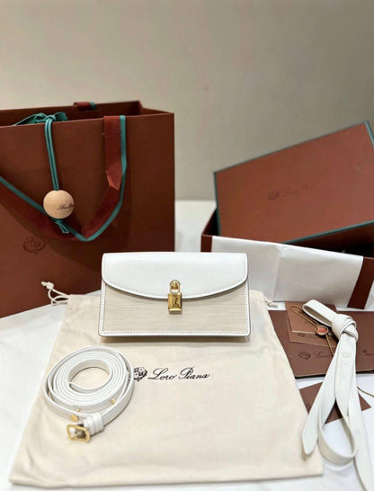 Loro Piana
95 dhs✅
Good-quality 

with box
🎁🎁🎁

Zain35
♥️♥️♥️