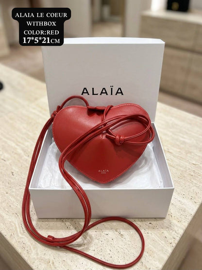 Alaia
 ʟᴇ ᴄᴏᴇᴜʀ ʜᴇᴀʀᴛ sʜᴀᴘᴇ ᴄʀᴏssʙᴏᴅʏ 
sɪʟᴠᴇʀ ʜᴀʀᴅᴡᴀʀᴇ  
𝟐ᴢɪᴘ ᴄʟᴏsᴜʀ  ᴀᴅᴊᴜsᴛᴀʙʟᴇ sᴛʀᴀᴘ 
ᴀʟᴀɪᴀ ᴅᴜsᴛ ʙᴀɢ
ᴡɪᴛʜʙᴏx
🎁🎁🎁

125 dhs✅

Zain56
♥️♥️♥️