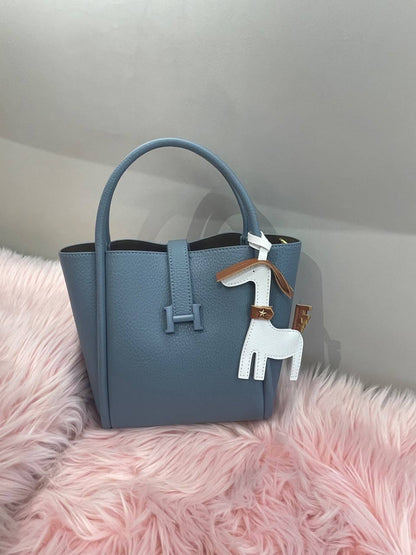 New arrived 

Hermes
Size 24 Cm
115 dhs🇦🇪🇦🇪

Zain161
♥️♥️♥️