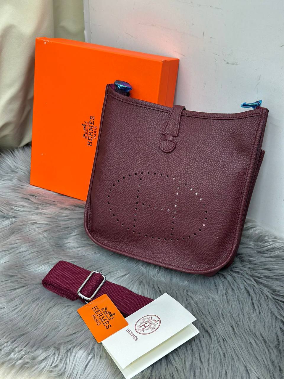 HERMES
SIZE………. 29CM🌷

115 dhs✅

with BOX✅
🎁🎁🎁

Zain244
♥️♥️♥️