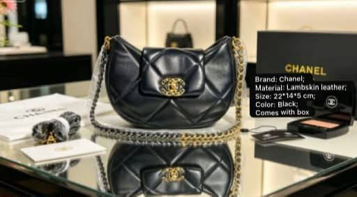 Chanel

115 dhs✅

with box 🎁

Size :22-14-5

Zain07
♥️♥️♥️