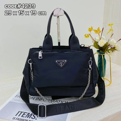 Prada ᴛᴏᴘ ʜᴀɴᴅʟᴇ 
ᴄʀᴏssʙᴏᴅʏ ʙᴀɢ
ʀᴇᴍᴏᴠᴀʙʟᴇ ᴢɪᴘ ᴘᴏᴜᴄʜ
ᴡɪᴛʜ ᴄʜᴀɪɴ sᴛʀᴀᴘ
ᴀʟsᴏ ᴛʀɪᴍ ʟᴏɴɢ sᴛʀᴀᴘ
ɪɴ ɴʏʟᴏɴ ʙʟᴀᴄᴋ ᴍᴀᴛᴇʀɪᴀʟ
ɪɴ ɴᴀᴘᴘᴀ ʟᴏɢᴏ ᴛʀɪᴀɴɢʟᴇ
sɪʟᴠᴇʀ ʜᴀʀᴅᴡᴀʀᴇ
sɪᴢᴇ : 29 cm

90 dhs🇦🇪🇦🇪

Zain31
♥️♥️♥️