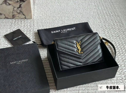 YSL

85 dhs🇦🇪

SIZE：18cm

With the box
🎁🎁🎁

Zain35
♥️♥️♥️