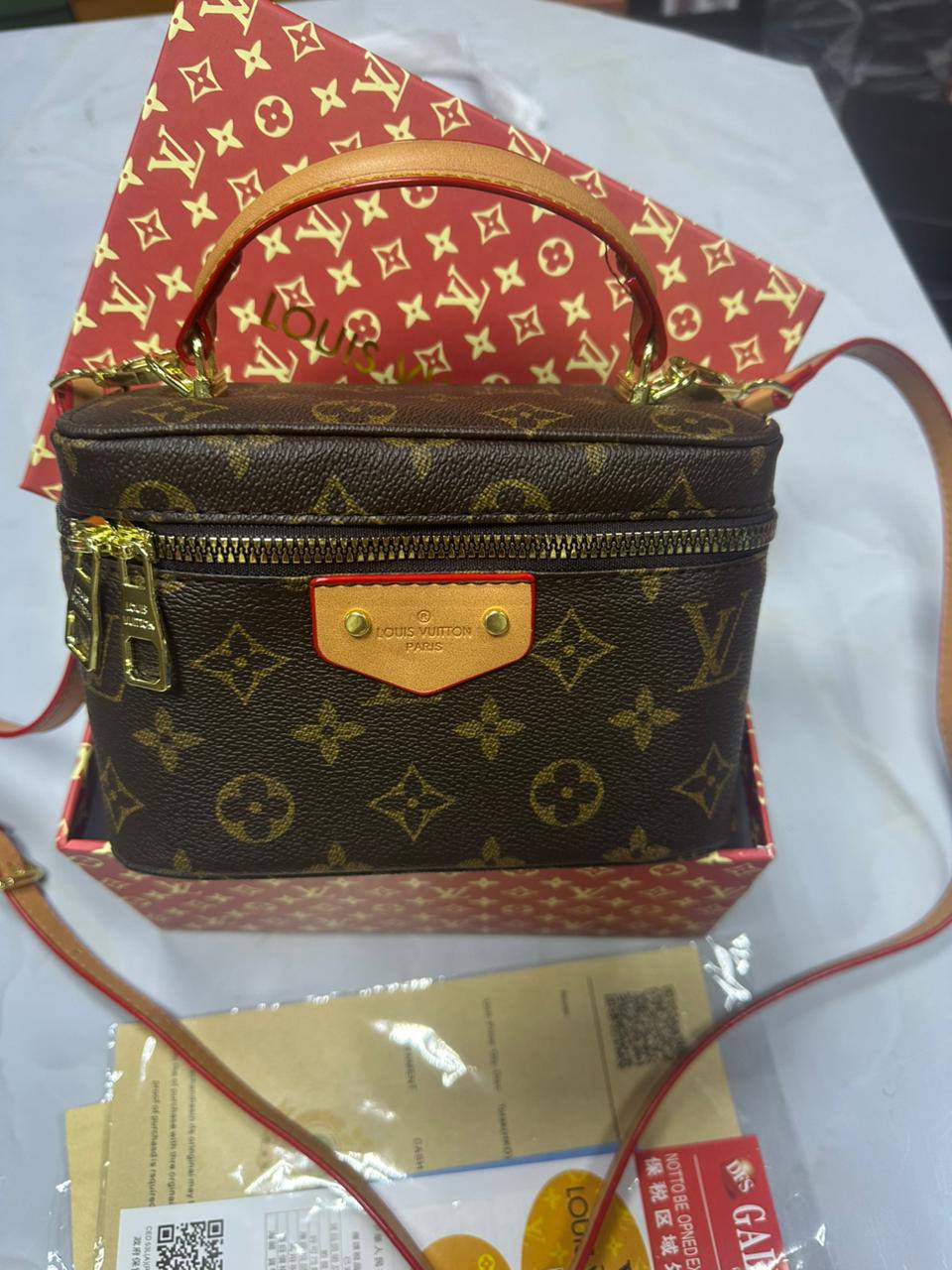 LV
Size: 18cm

With box 
🎁🎁🎁

75 dhs🌺

Zain50
♥️♥️♥️