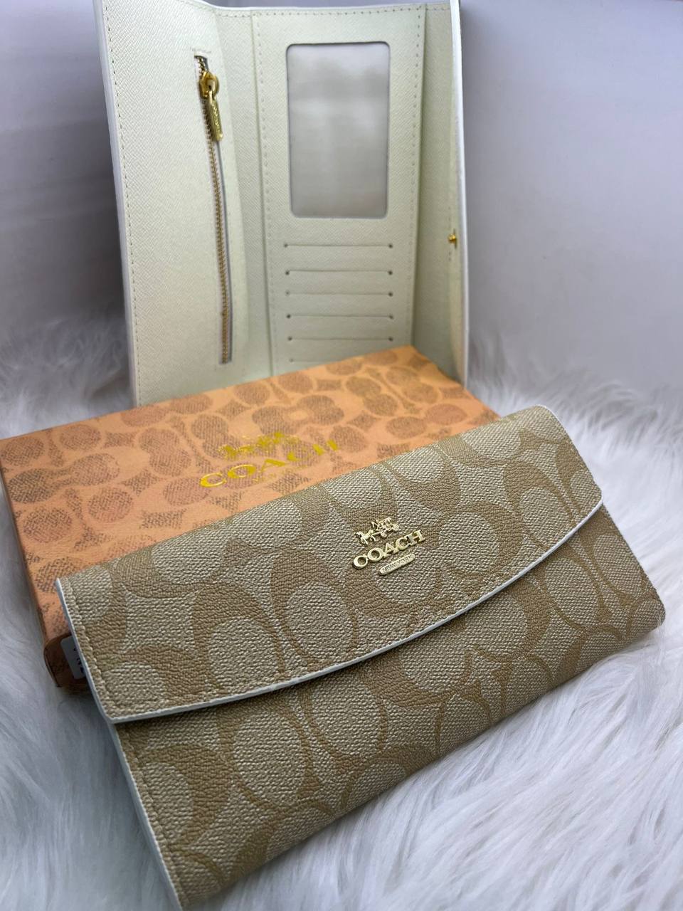 Wallets
45 dhs✅

Zain182
♥️♥️♥️