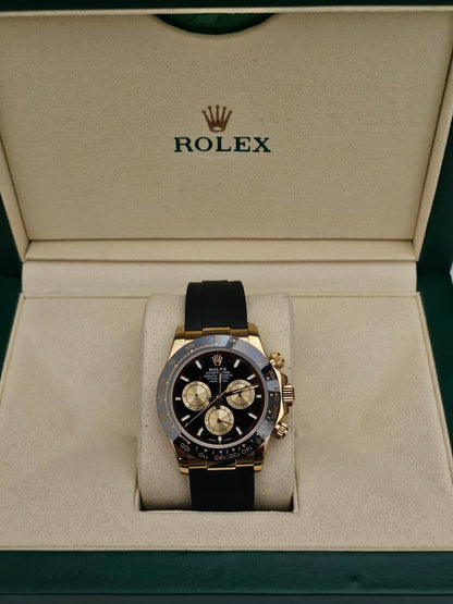 *♛ ROLEX♛*
Rolex
 DAYTONA 40MM 
Swiss movement🇨🇭
Water resistant 💧
Sapphire crystal 
Super Master quality 
With Original Box  📦🛍️
For Price 👇 WhatsApp✅
0568585901 
0507557372
0552275751 Owner Zain 👌

Zain282
♥️♥️♥️
