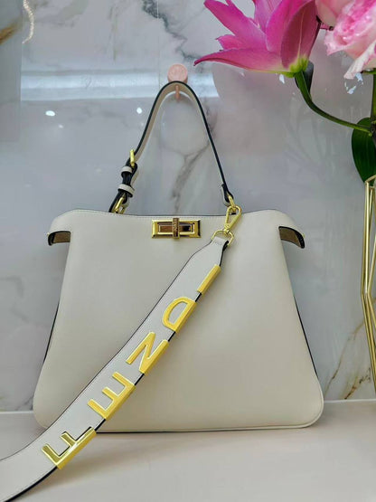 Fendi
High Quality
130 dhs🪙🌨️

Zain143
♥️♥️♥️