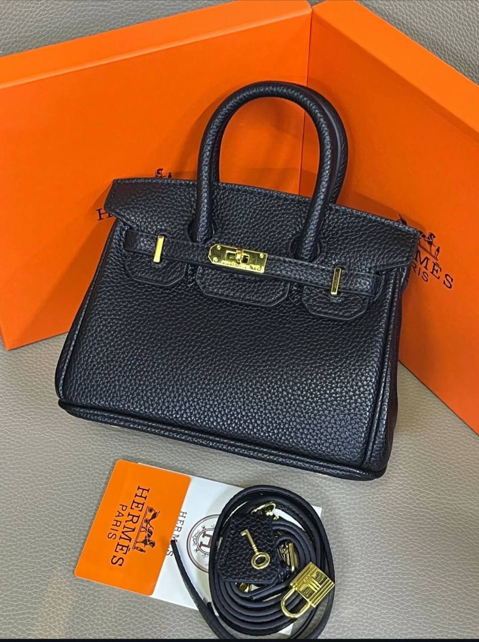HERMES MINI 
GOOD QUALITY 🌹
95 dhs✅
WITH BOX 📦

Zain28
♥️♥️♥️
