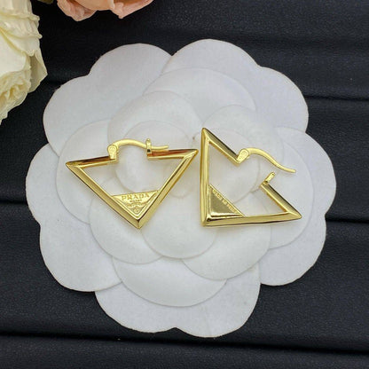 MASTER 
EARRING
WITH BOX AND PAPER BAG🛍️🎁
50 DHS✅

Zain89
♥️♥️♥️