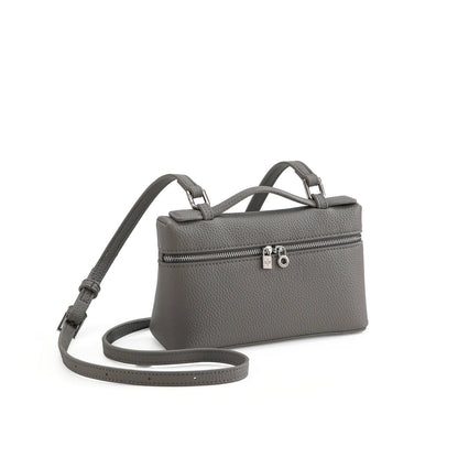 LORO PIANA

Best quality 
with box

85 dhs🇦🇪🇦🇪

size 19CM

Zain290
♥️♥️♥️