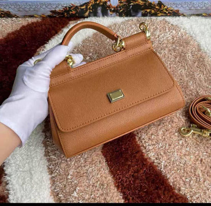 D&G
with box
110 dhs🇦🇪🇦🇪

Zain306
♥️♥️♥️