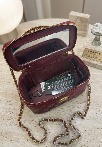 Chanel ᴠᴀɴɪᴛʏ ᴛᴏᴘ ʜᴀɴᴅʟᴇ
ᴍɪʀʀᴏʀ ɪɴsɪᴅᴇ
ᴡɪᴛʜʙᴏx
🎁🎁🎁

ʟᴇᴀᴛʜᴇʀ
sɪᴢᴇ:18ᴄᴍ
100 dhs✅

Zain56
♥️♥️♥️