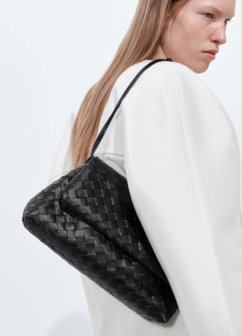 BOTTEGA  
SUPER MASTER QUALITY 
AVAILABLE 

For Price 👇 WhatsApp✅
0568585901 
0507557372
0552275751 Owner Zain 👌

Zain307
♥️♥️♥️