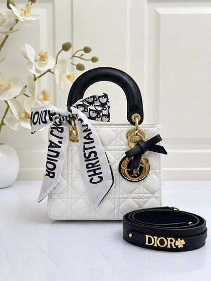 Dior
High quality 
With box 
120 dhs🇦🇪🇦🇪

Zain136
♥️♥️♥️