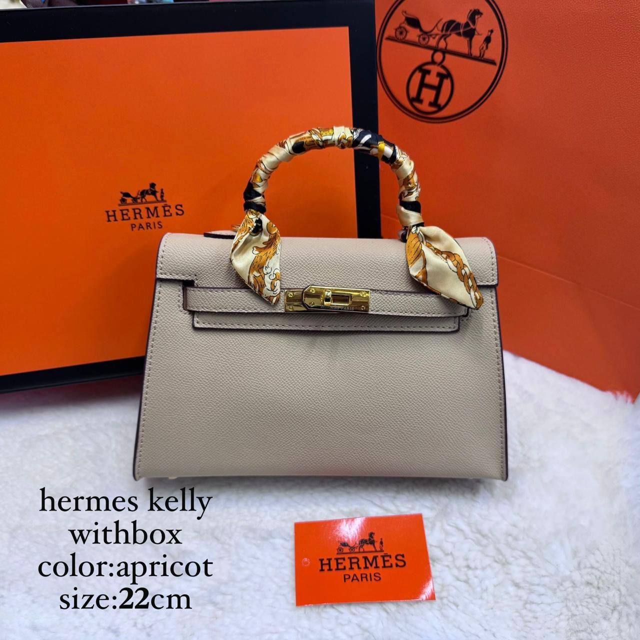 Hermes ᴋᴇʟʟʏ ʙᴀɢ  
gold hardware💓
ᴡɪᴛʜ ʙᴏx 
ʟᴇᴀᴛʜᴇʀ 
sɪᴢᴇ:22ᴄᴍ 
90 dhs✅

zain56
♥️♥️♥️