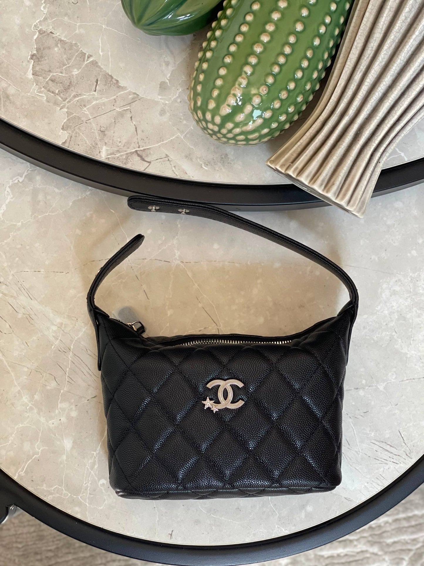 CHANEL
Available original box 📦 
With full packing 🎀🎀
Super high quality 💥💥
For Price 👇 WhatsApp✅
0568585901 
0507557372
0552275751 Owner Zain 👌

Zain283
♥️♥️♥️