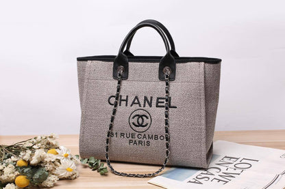 Chanel

100 DHS🇦🇪🇦🇪

 high quality 

42cm

Zain26
♥️♥️♥️
