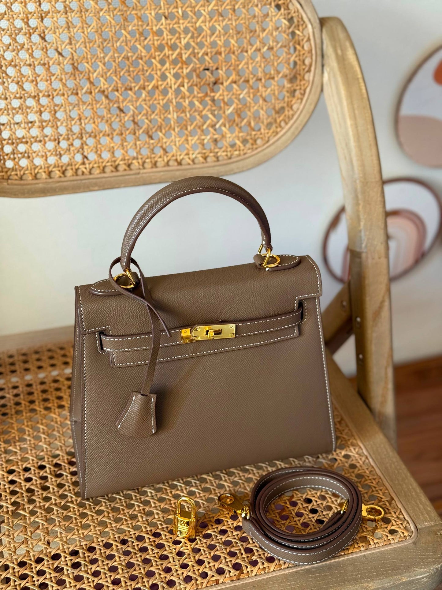 HERMES
25cm
390 dhs🇦🇪🇦🇪
*MASTER QUALITY*
With box🎁

Zain167
♥️♥️♥️