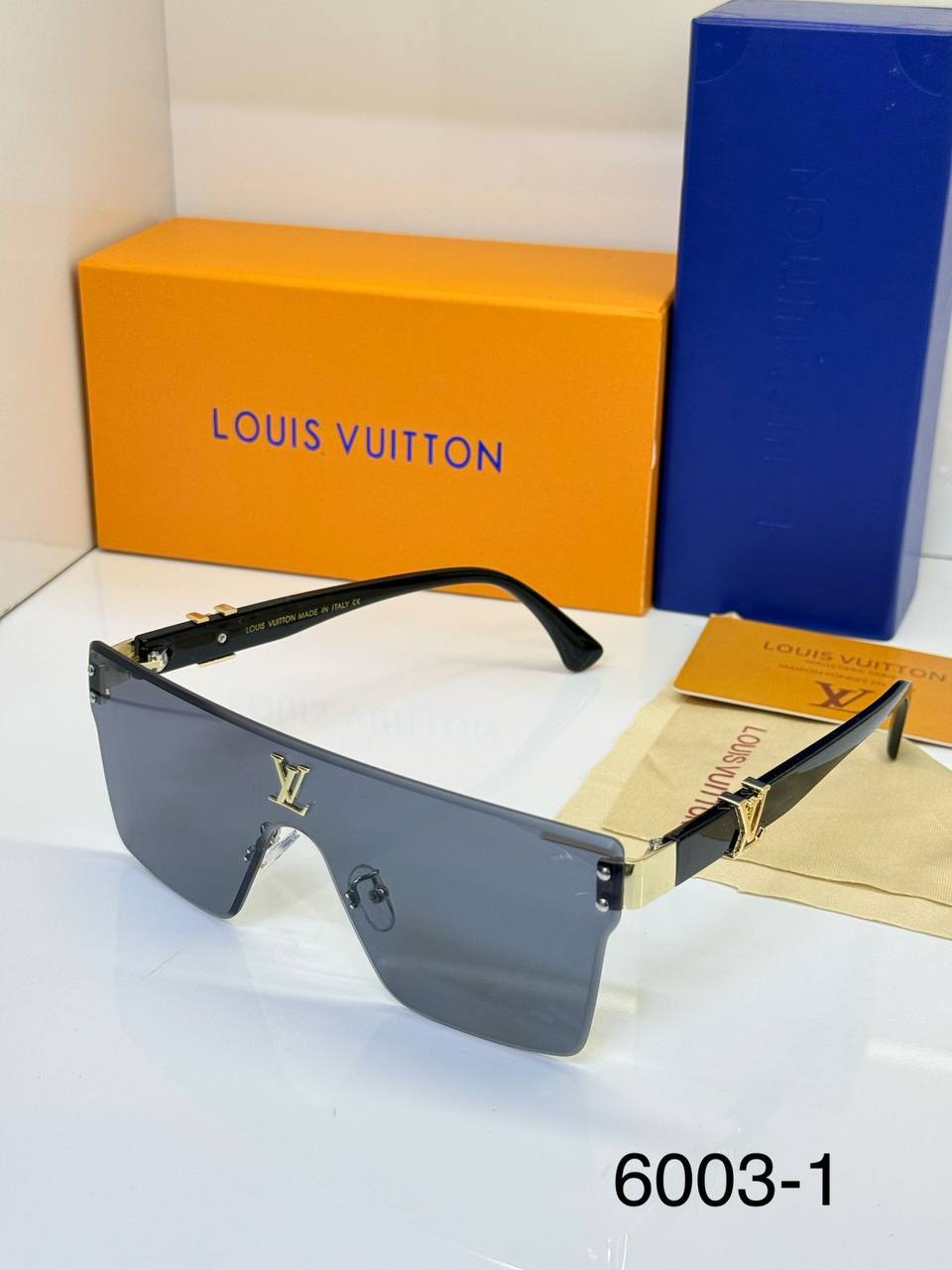 Fendi
SUNGLASSES 🕶️ 
50 dhs💓

Zain40
♥️♥️♥️