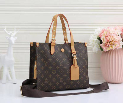LV
NEW CAME GOOD QUALITY 
115 dhs❤️

Zain39
♥️♥️♥️