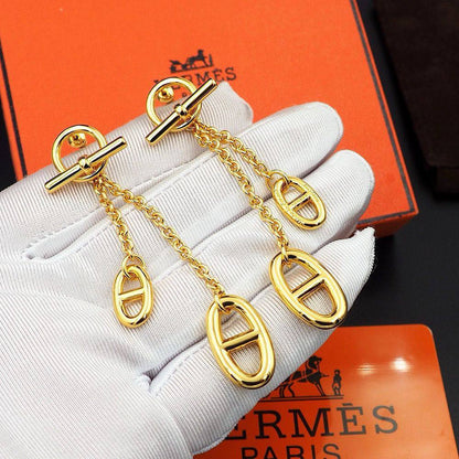 Hermes ❤️‍🔥*
Earring 🐦‍🔥
Master quality 💯
With normal boxes 🗃️ 
55 dhs👑
With master box 📦 
70 dhs👑

Zain216
♥️♥️♥️