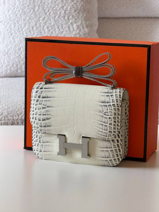 Hermes constance croc epsom 18cm💕master quality😍with box❤️
🎁🎁🎁

600 dhs🪙🖤🇦🇪

Zain52
♥️♥️♥️