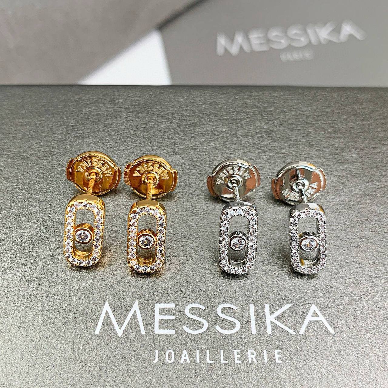 Messika ❤️‍🔥*
Earring 🦋
Master quality 💯
With normal boxes 🗃️ 
45 dhs🌺
With master box 📦 
75 dhs🌺

Zain216
♥️♥️♥️