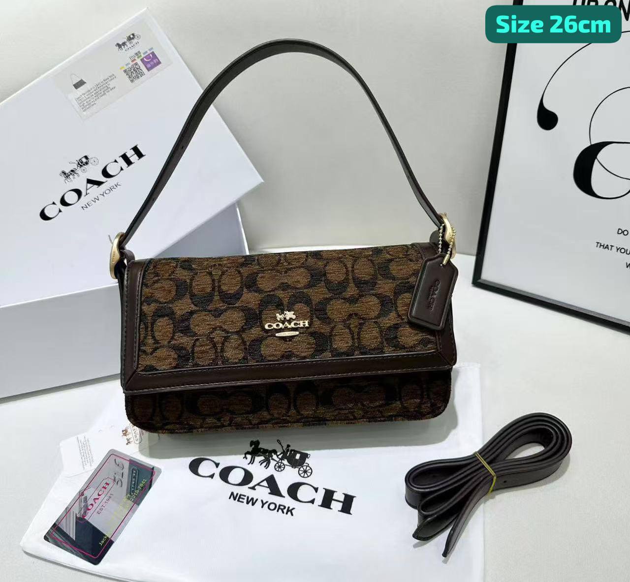 Coach

Good quality 

with boX
🎁🎁🎁

95 dhs❣️

Zain186
♥️♥️♥️