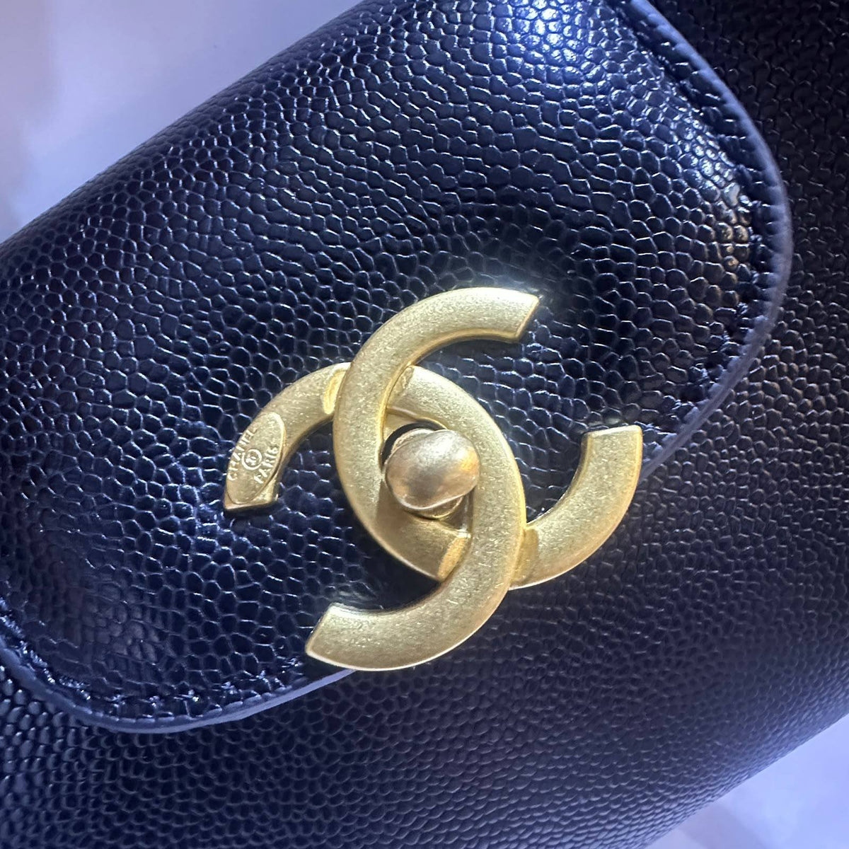 CHANEL

 NEW CAME 

GOOD QUALITY 

WITH BOX 

100 dhs🇦🇪🇦🇪

Zain295
Zain39
♥️♥️♥️
