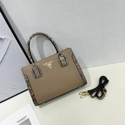 Prada - MK
95 dhs✅
high quality

Zain26
♥️♥️♥️