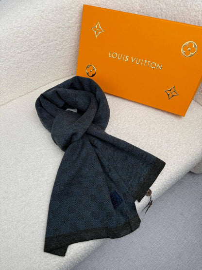 NEW COLLECTION👌🏻
Louis Vuitton SCARF MAN❤‍🔥
 MASTER Quality👑With Original Packaging👌🏻

230 dhs🇦🇪🇦🇪

Zain329
♥️♥️♥️