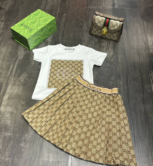 Gucci - Dior
1-12y 
130 dhs🇦🇪

Zain151
♥️♥️♥️