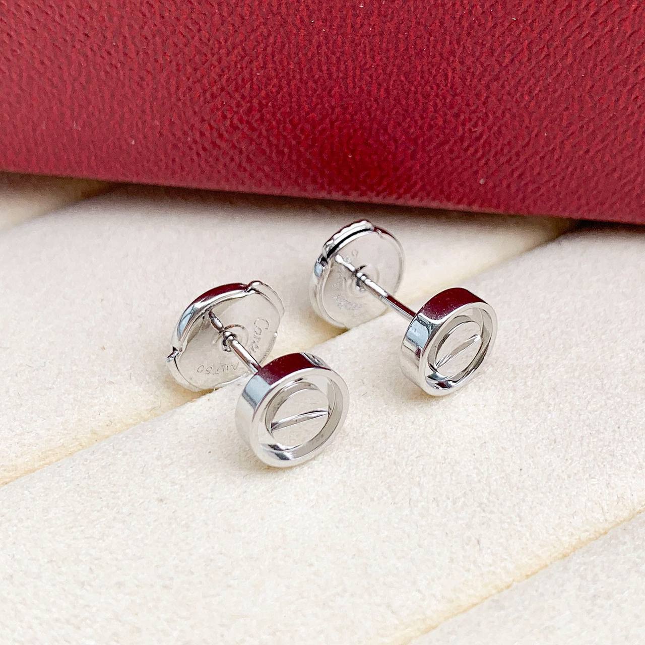 Cartier 
Earring 🦋
Master quality 💯
With normal boxes 🗃️ 
45 dhs🇦🇪🇦🇪

With master box 📦 
85 dhs🇦🇪🇦🇪

Zain216
♥️♥️♥️