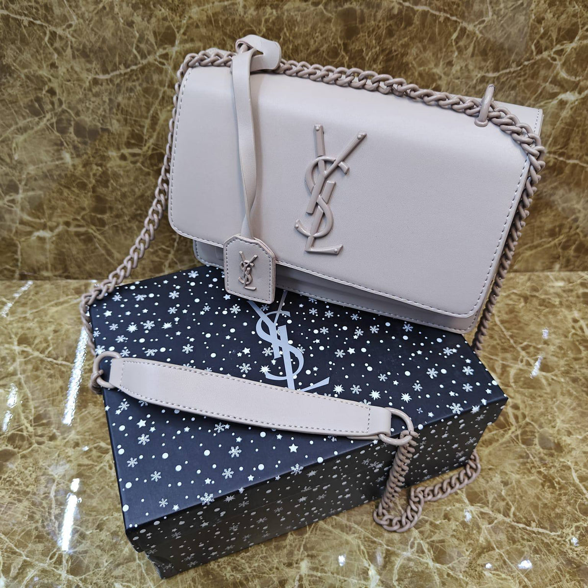 YSL


Withbox

110 dhs🇦🇪🇦🇪

Zain235
♥️♥️♥️