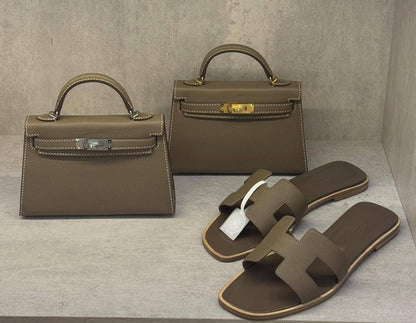 Hernes
𝐇𝐞𝐫𝐦𝐞𝐬 𝐌𝐢𝐧𝐢 𝐊𝐞𝐥𝐥𝐲 𝟏𝟗𝐜𝐦 
𝐇𝐚𝐧𝐝 𝐌𝐚𝐝𝐞 
1350 dhs✅🖤🌴

ETAG4
♥️♥️♥️