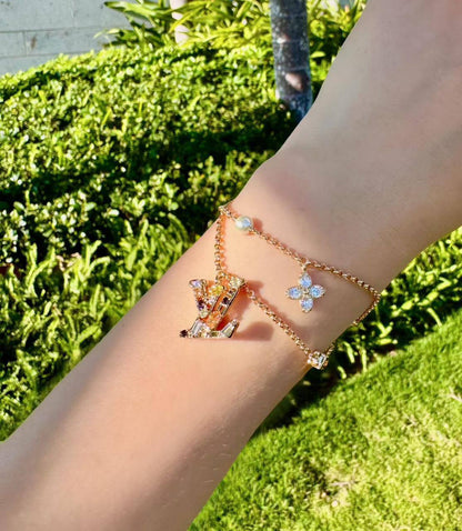LOUIS VUITTON❤️‍🔥*
Necklace ✨
Earring 🦋
Bracelet 🌊
Master quality 💯
With normal boxes 🗃️ 
120 dhs🪙🌨️
With master box 📦 
130 dhs🪙🌨️

Zain216
♥️♥️♥️