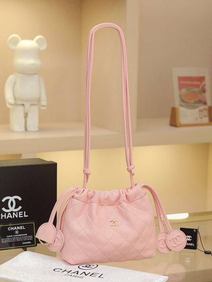 Chanel
95 dhs🇦🇪🇦🇪
with box

Zain38
♥️♥️♥️