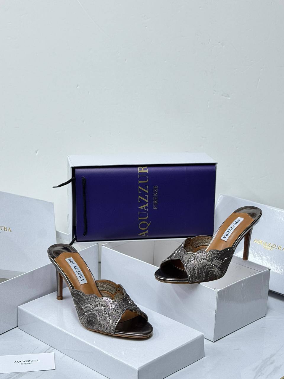 Aquazzura
New Stock
Size 36-41
120 dhs💓

Zain21
♥️♥️♥️