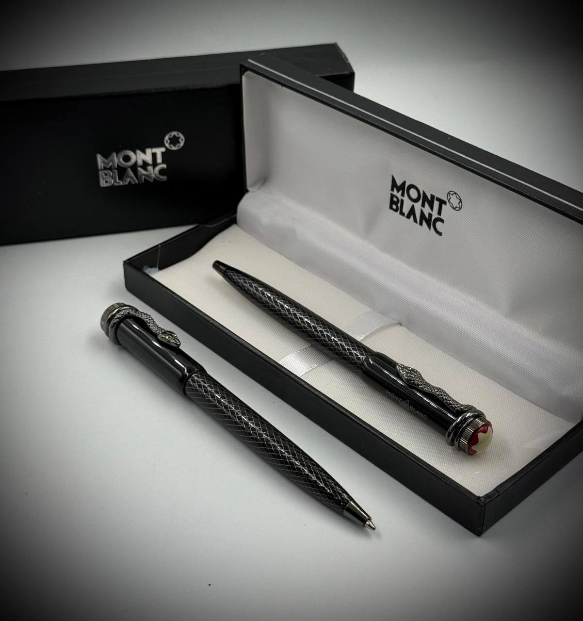 Pen
55 dhs✅

Zain182
♥️♥️♥️