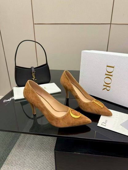 Dior
Size 36-41
105 DHS🪙🌨️

Zain40
♥️♥️♥️