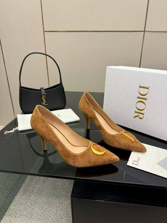 Dior
Size 36-41
105 DHS🪙🌨️

Zain40
♥️♥️♥️