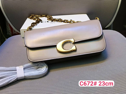 Coach
100 dhs✅
with box
C3100#  22cm
C672#    23cm

Zain26
♥️♥️♥️