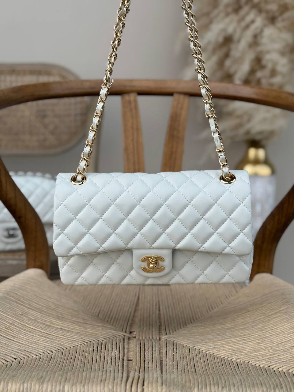 CHANEL
23cm
350 dhs✅
Top quality 
With box🎁

Zain167
♥️♥️♥️